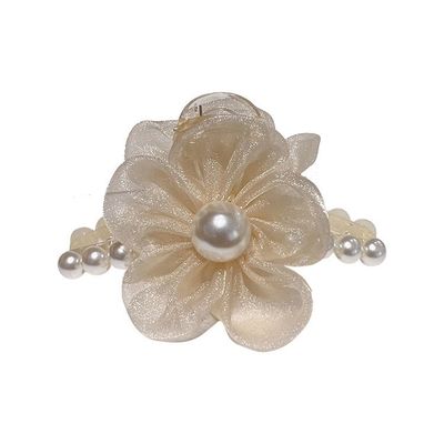 Reine und frische Perlenblütenhaarklemmclip