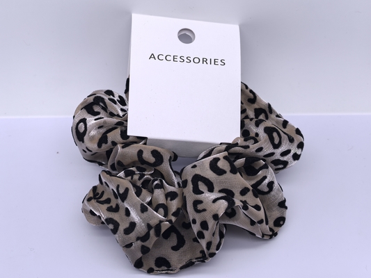Langlebiger Stoff Leopard Scrunchie Verschiedene Designs für vielseitige Haarzubehör