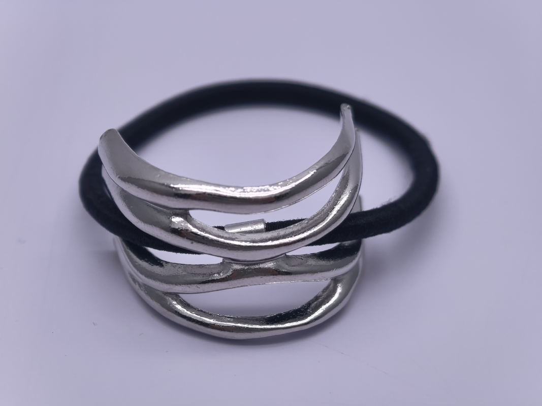 Einzigartiges Design elastische Haarteppiche mit Metall-Sliver Haarzubehör für Frauen